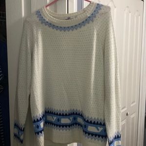 NEW WITHOUT TAGS Womens vineyard vines sweater